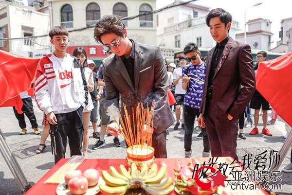 甜宠轻喜剧《时光教会我爱你》开机 每日份甜蜜已到货