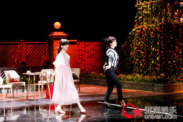 《青春同学会》徐帆“叫板”冯小刚挑战舞蹈版“芳华”