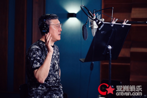 韩磊新歌《在此》风雅上线 唱出武汉自信