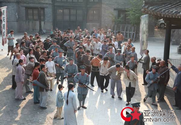 《暗夜良人》上海超前点映 口碑爆棚被赞“良心之作”