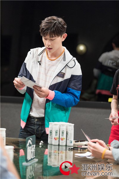 邓伦《我是大侦探》一年暴瘦100斤 “吓破胆”是减重的最佳方式