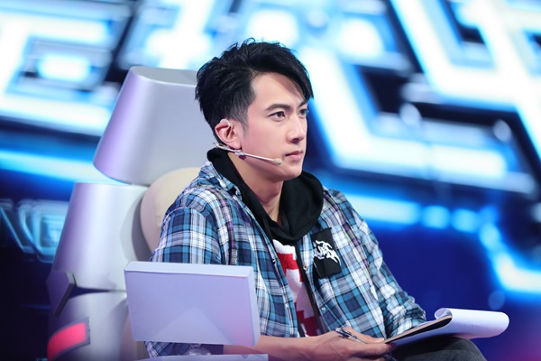 吴尊《这就是铁甲》热血再战赢首胜 智商爆表高能不断