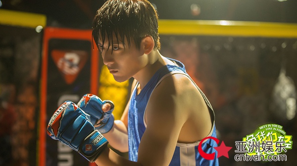 《像我们一样年轻》曝花絮 陈翔陈瑶险“火烧厨房”