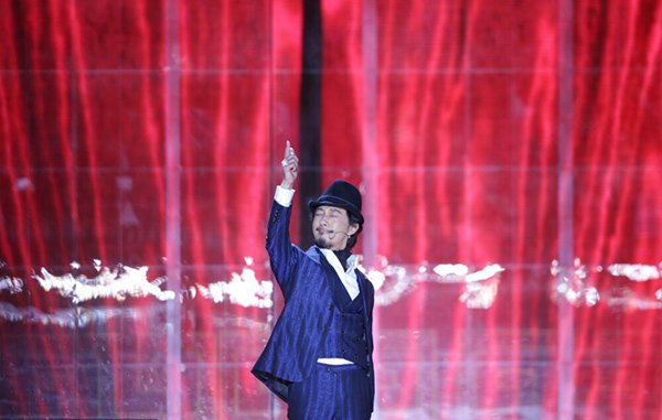 赵立新亮相北影节开幕式 双语主持共赴年度光影邀约
