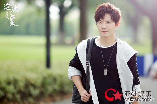 爱奇艺新版《泡沫之夏》今日开播 打造浪漫精品巨制