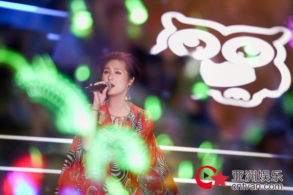 华晨宇、乐华七子齐现身，当红流量引爆映客“樱花女生星光夜”