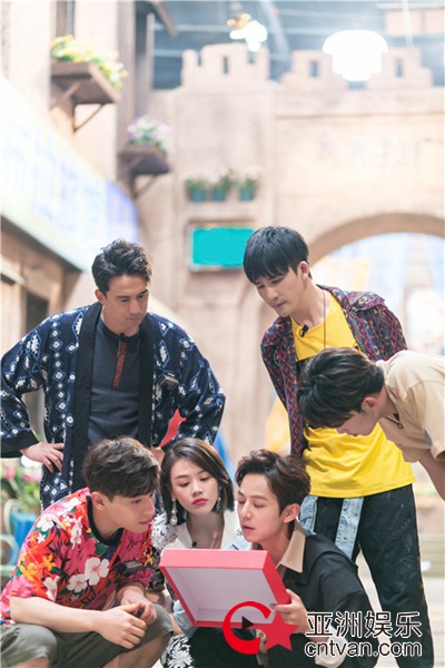 《我是大侦探》收视夺冠达成“十全十美” 吴磊、邓伦兄弟情深惹哭何炅、马思纯