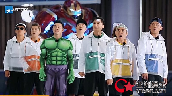 当你们还在期待TA们撕名SF奇迹网页版牌的时候,漫威英雄拿着名牌上跑男了