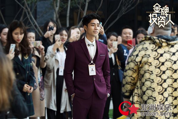 袁成杰巧用灭火器 英雄救美还可以这么玩!