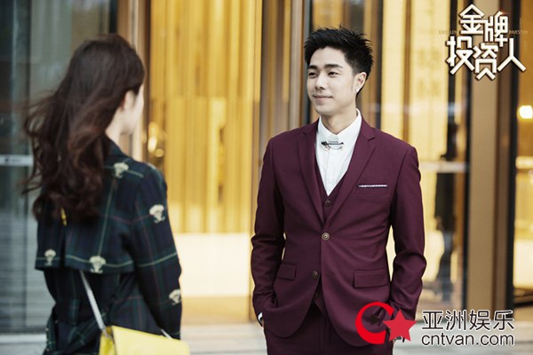 袁成杰巧用灭火器 英雄救美还可以这么玩!