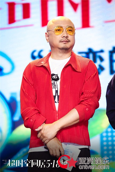 电影《超时空同居》首映发布会徐峥雷佳音齐跳喵喵舞 佟丽娅现场圆梦被张信哲唱哭