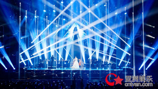 张杰助阵张靓颖天籁“珍”服上海 成都站即将开启