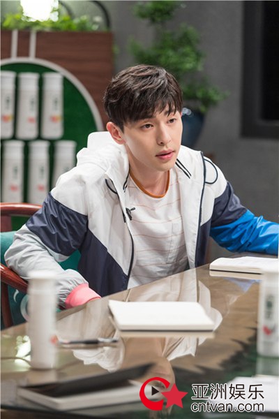 邓伦《我是大侦探》一年暴瘦100斤 “吓破胆”是减重的最佳方式
