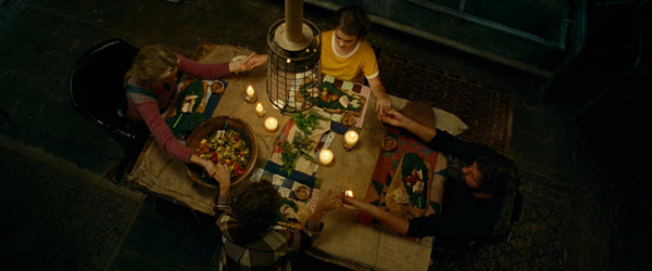 《寂静之地》创进口恐怖片首日票房纪录 媒体影评人齐赞 “爆款惊悚片”