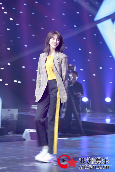 余薇薇做客《九九归一》 清甜幽默引笑声不断 - 综艺星天地 - 亚洲娱乐网-传递时尚娱乐生活新资讯