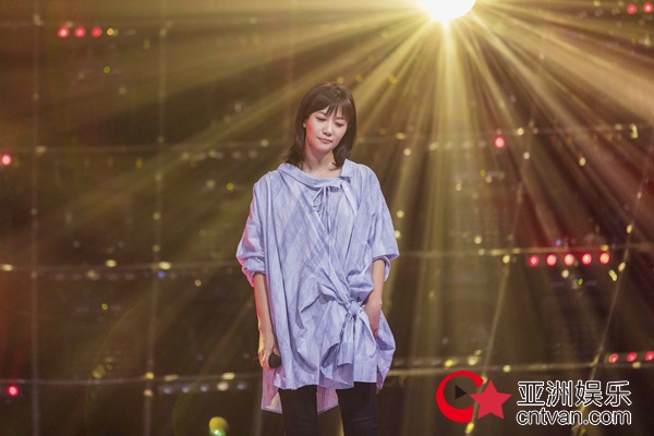 才女当道！《跨界歌王》徐静蕾大秀才女属性，出彩作品获网友盛赞