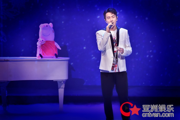 《跨界歌王》吴秀波、刘恺威深情开唱，隔空表白子女惹网友泪目