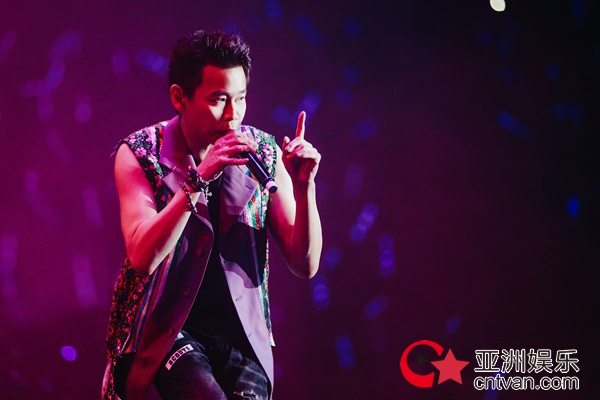 陶喆睽违10年狮城开唱 再现经典回馈新加坡歌迷 - 音乐秀场 - 亚洲娱乐网-传递时尚娱乐生活新资讯