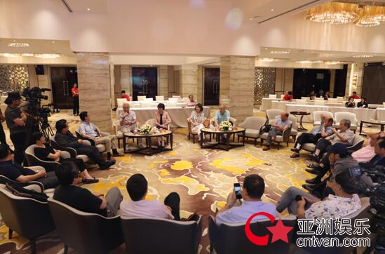 天朝使臣 踏浪而来 群英扬帆 再下西洋