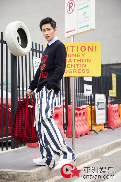 李雨轩时尚街拍大片来袭“张良”风格反转魅力吸睛 - 网络剧 - 亚洲娱乐网-传递时尚娱乐生活新资讯