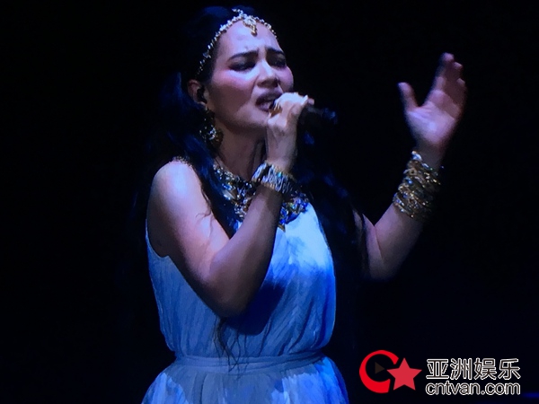 潘越云齐豫《回声》演唱会纪念三毛 完美重现昔日经典