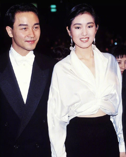 巩俐30年前旧照曝光 青涩动人 气质出众