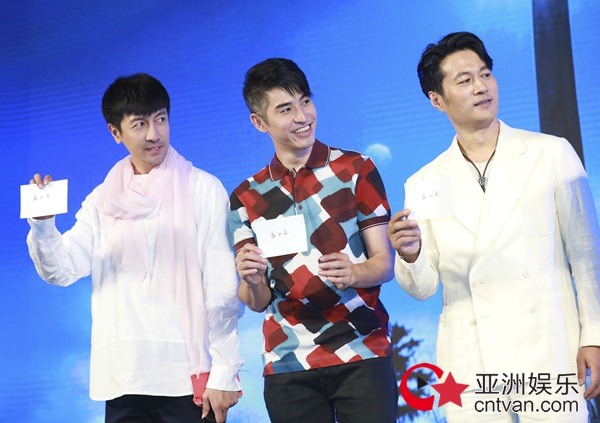 孟召重出席《爱国者》发布会 北京小爷化身钢铁战士