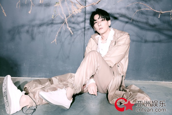 植物系暖男王一浩化身沉默《野兽》 深情打造催泪式揪心情歌