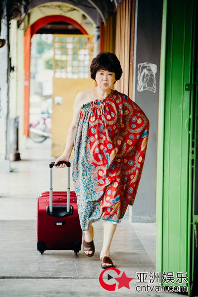 电影《疯狂这一年》6.15上映 高水准喜剧亲情片引期待