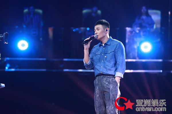 畅聊创作经历、讲述亲情故事 全能唱作人李荣浩登《嗨,唱起来!》