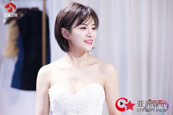 《无限歌谣季》薛之谦杨迪为新人送惊喜 变装小熊走心献唱