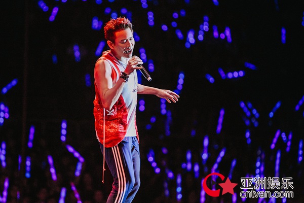 陶喆睽违10年狮城开唱 再现经典回馈新加坡歌迷 - 音乐秀场 - 亚洲娱乐网-传递时尚娱乐生活新资讯