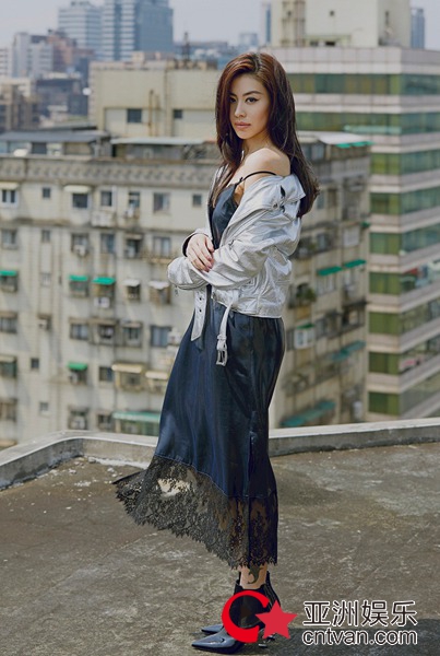 蔡诗芸Dizzy Dizzo新单《Copthorne Kings》mv发布 王阳明助阵出演大胆调情 - MV - 亚洲娱乐网-传递时尚娱乐生活新资讯