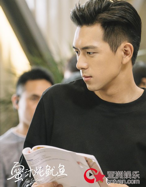 《蜜汁炖鱿鱼》英雄归来 杨紫李现“以梦为翼” 逐梦前行