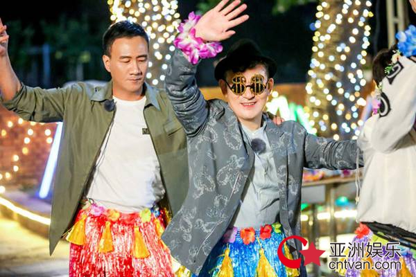 李洪涛胡军重聚《青春同学会》 共忆“同寝”趣事