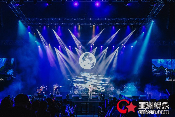 陶喆睽违10年狮城开唱 再现经典回馈新加坡歌迷 - 音乐秀场 - 亚洲娱乐网-传递时尚娱乐生活新资讯