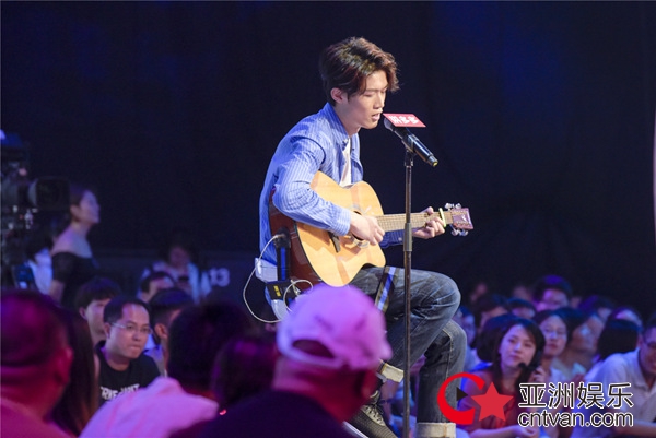 遇到爱哭的女生怎么办？《非诚勿扰》孟非、黄澜为你支招 - 综艺星天地 - 亚洲娱乐网-传递时尚娱乐生活新资讯