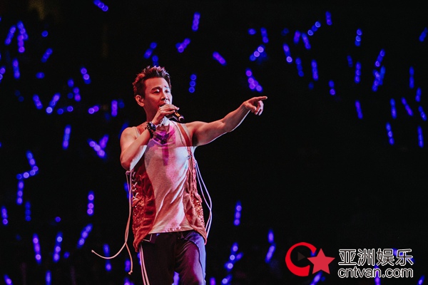 陶喆睽违10年狮城开唱 再现经典回馈新加坡歌迷 - 音乐秀场 - 亚洲娱乐网-传递时尚娱乐生活新资讯