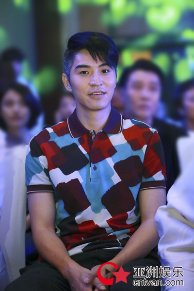 孟召重出席《爱国者》发布会 北京小爷化身钢铁战士