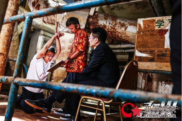 《走火》持续热播 多场景大场面还原铁警真实风貌