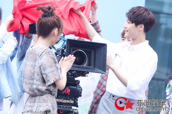 《出线了,初恋》盛大开机 陈子由阳光热血挑战自我