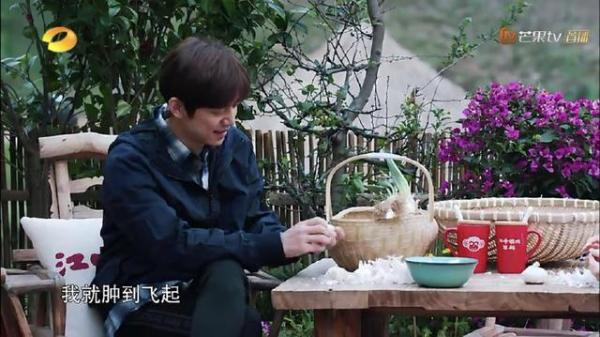 戚薇做客蘑菇屋 竟自曝整容?素颜长这样……