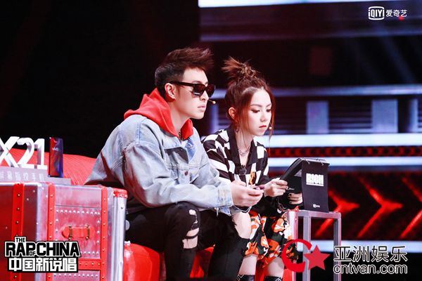 《中国新说唱》1V1对决战胜负难判 网友提议节目改名：中国好难选