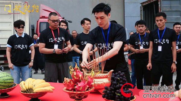 电影《门徒契约》开机 杨明逸以情义再“燃”上海滩