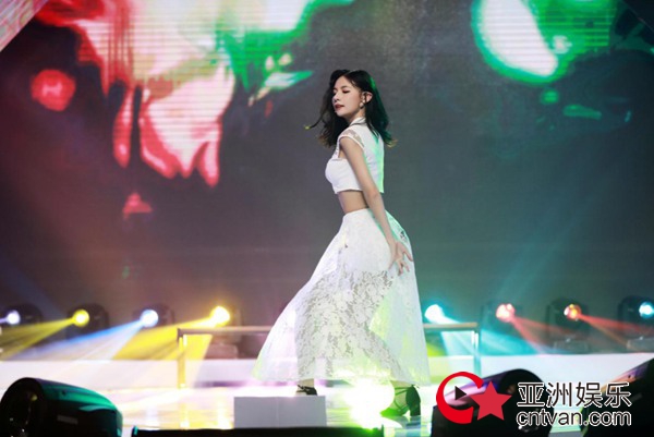 《梦想演播厅》7SENSES、BLUEV组队狙击 赵粤张语格舞技撩人