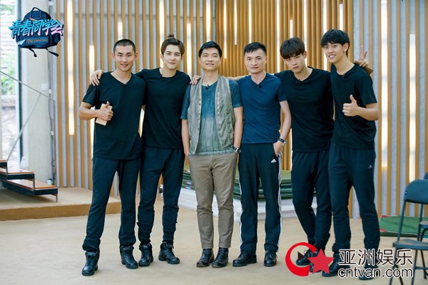 刘冬沁《青春同学会》展花式演技   一人分饰两角可帅酷可搞笑