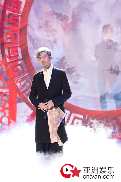 《跨界歌王》李健帮唱吴秀波礼尚往来，兄弟两舞台上变“段子手”
