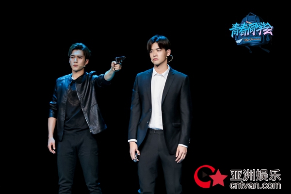 刘冬沁《青春同学会》展花式演技   一人分饰两角可帅酷可搞笑