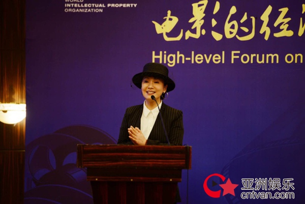 周艳泓世界巡回演唱会为爱启航 泓式洗脑神曲《雁来红》席卷全球