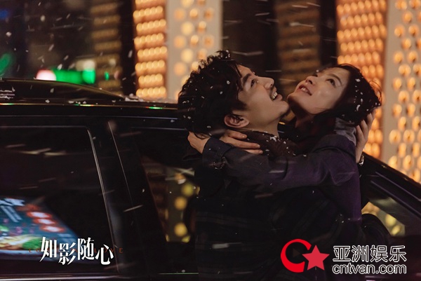 那英为《如影随心》二度献唱主题曲 《两个人一个人》MV曝光 - MV - 亚洲娱乐网-传递时尚娱乐生活新资讯